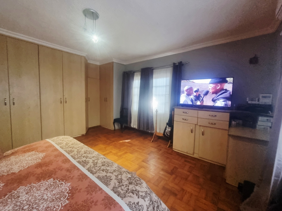 5 Bedroom Property for Sale in Richem KwaZulu-Natal