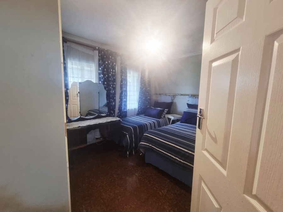 5 Bedroom Property for Sale in Richem KwaZulu-Natal