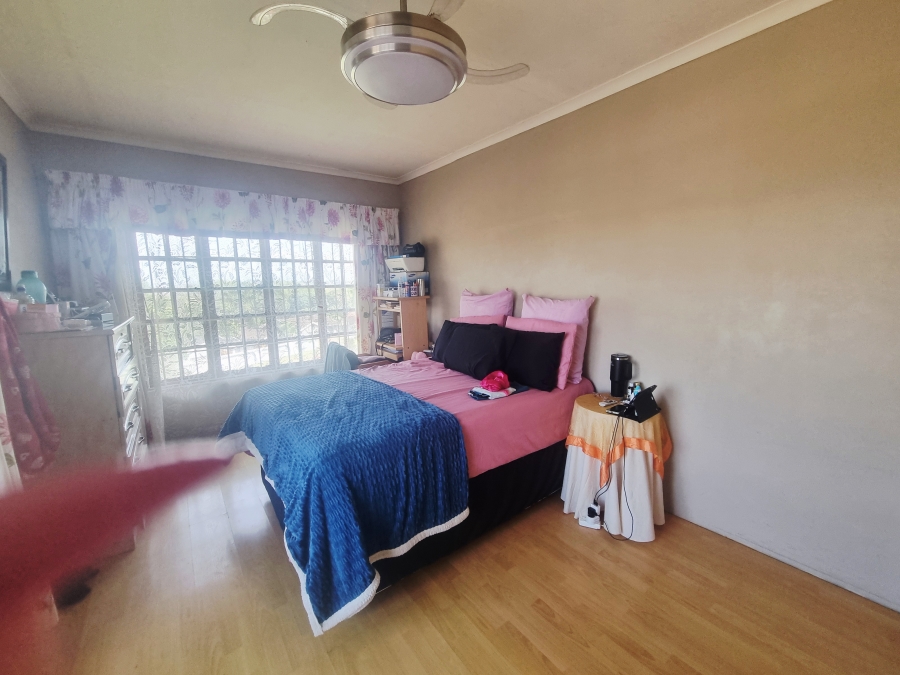 5 Bedroom Property for Sale in Richem KwaZulu-Natal
