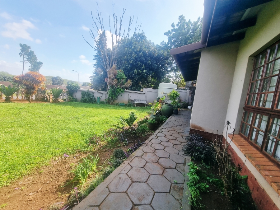 5 Bedroom Property for Sale in Richem KwaZulu-Natal