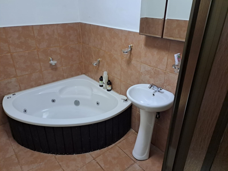 12 Bedroom Property for Sale in Hayfields KwaZulu-Natal