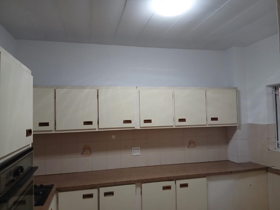 To Let 2 Bedroom Property for Rent in Scottsville KwaZulu-Natal