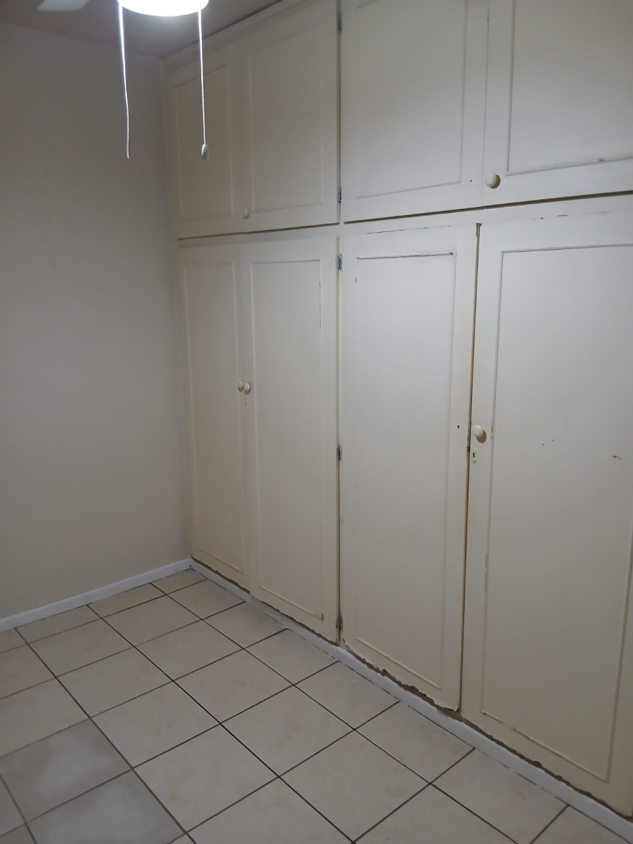 To Let 2 Bedroom Property for Rent in Scottsville KwaZulu-Natal