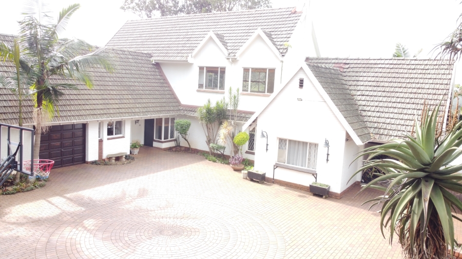 5 Bedroom Property for Sale in Kloof KwaZulu-Natal