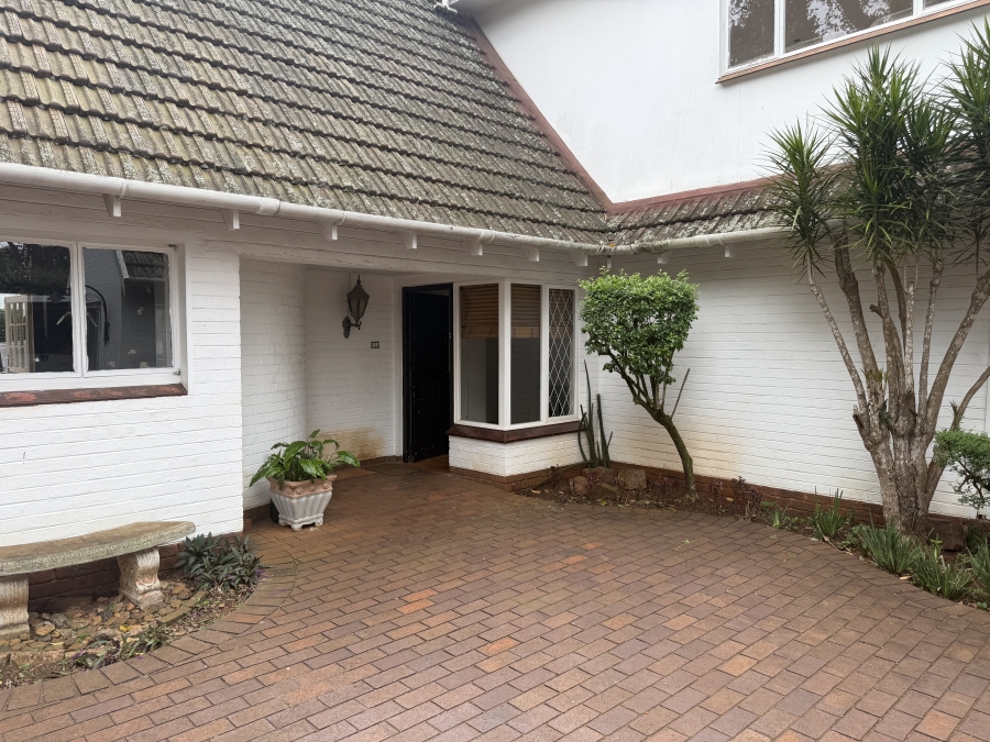 5 Bedroom Property for Sale in Kloof KwaZulu-Natal