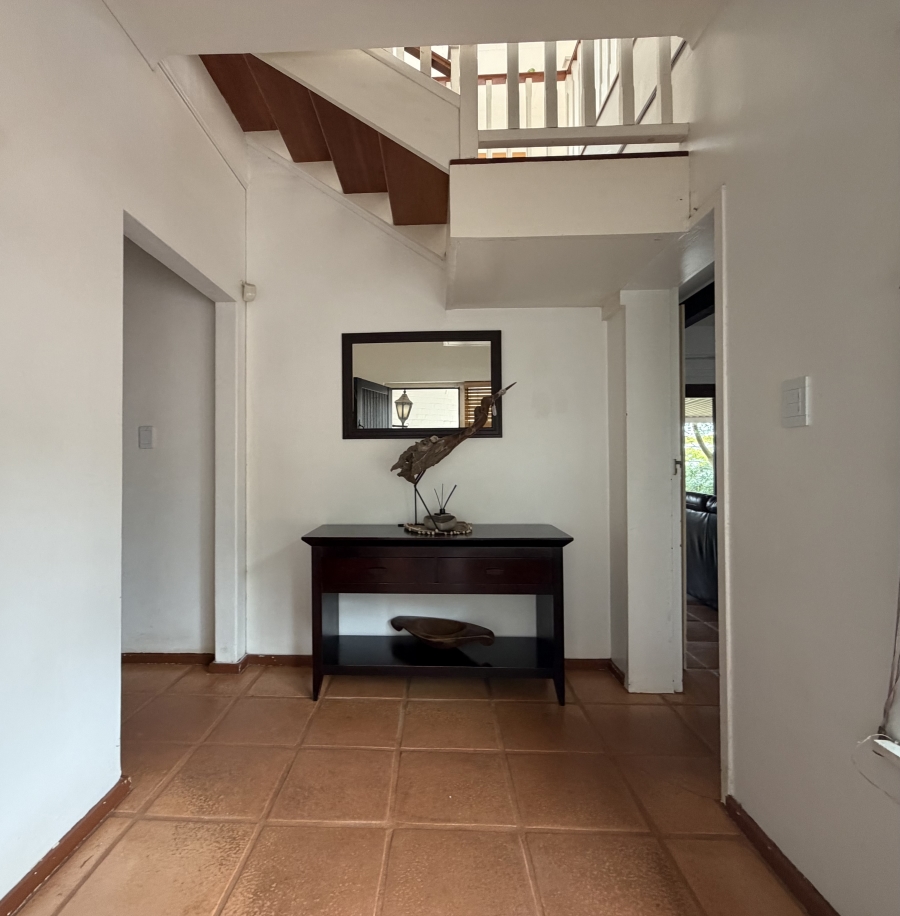 5 Bedroom Property for Sale in Kloof KwaZulu-Natal
