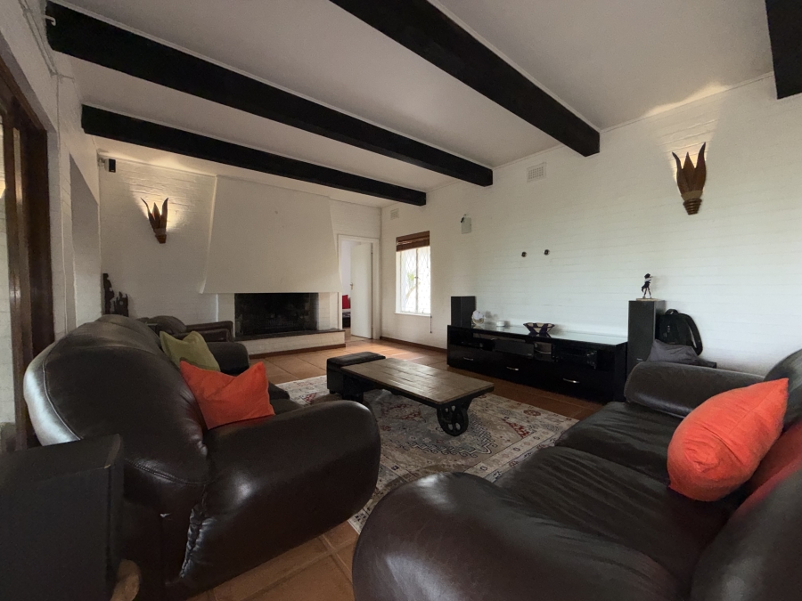 5 Bedroom Property for Sale in Kloof KwaZulu-Natal