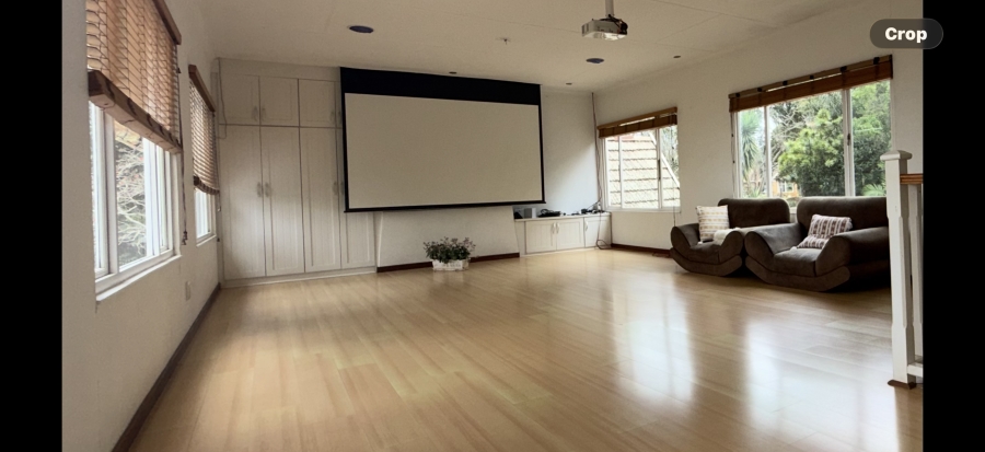 5 Bedroom Property for Sale in Kloof KwaZulu-Natal