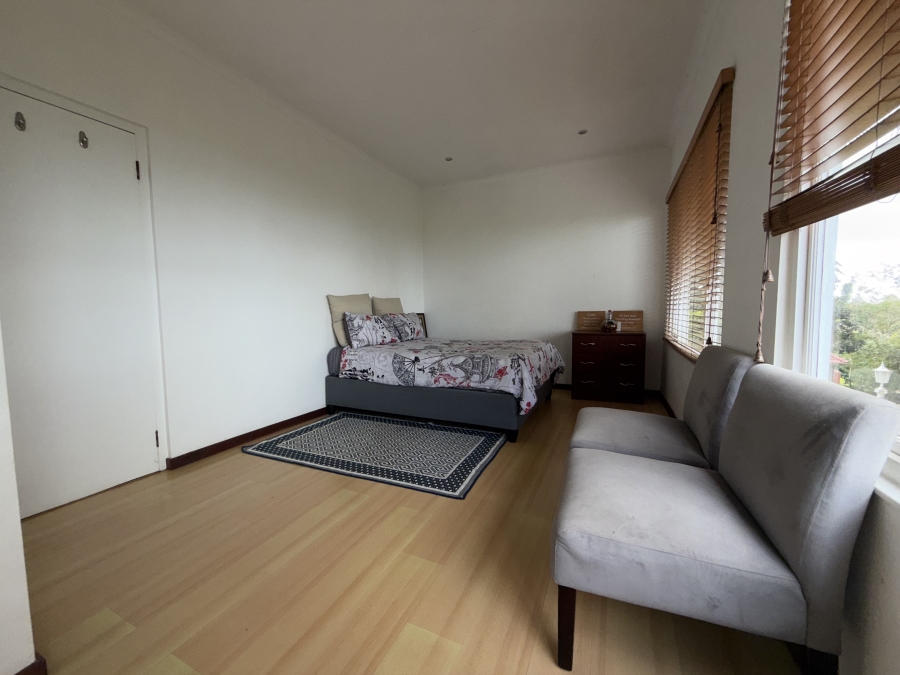 5 Bedroom Property for Sale in Kloof KwaZulu-Natal