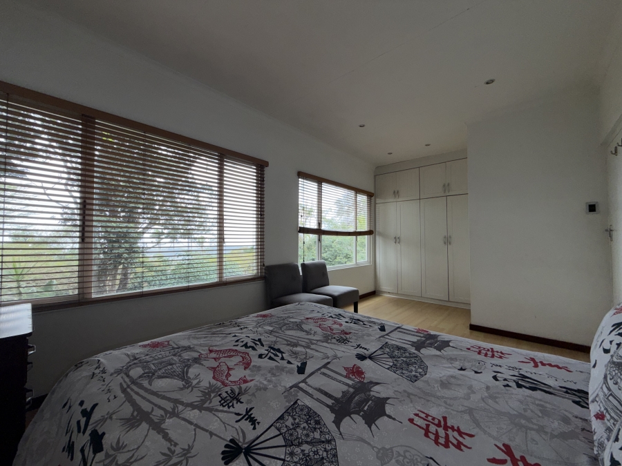 5 Bedroom Property for Sale in Kloof KwaZulu-Natal