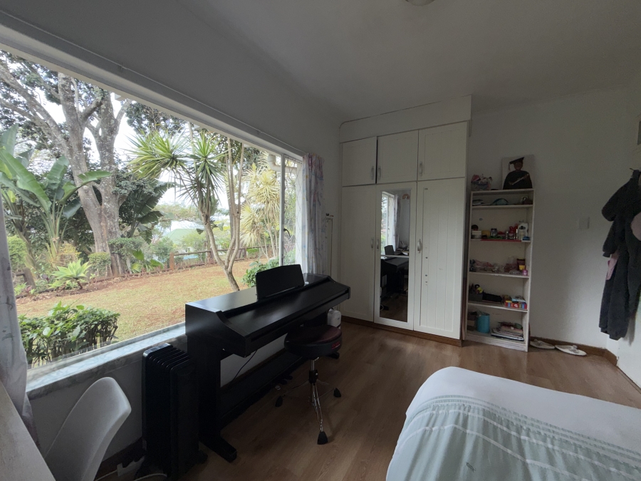 5 Bedroom Property for Sale in Kloof KwaZulu-Natal