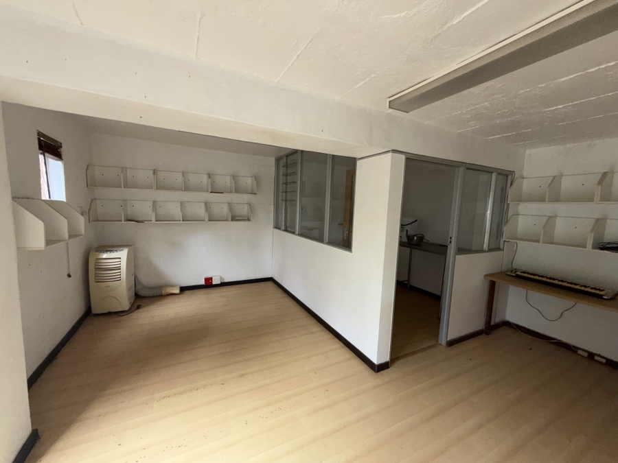 5 Bedroom Property for Sale in Kloof KwaZulu-Natal