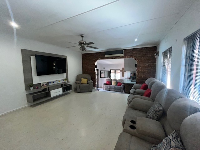 3 Bedroom Property for Sale in Ocean View KwaZulu-Natal