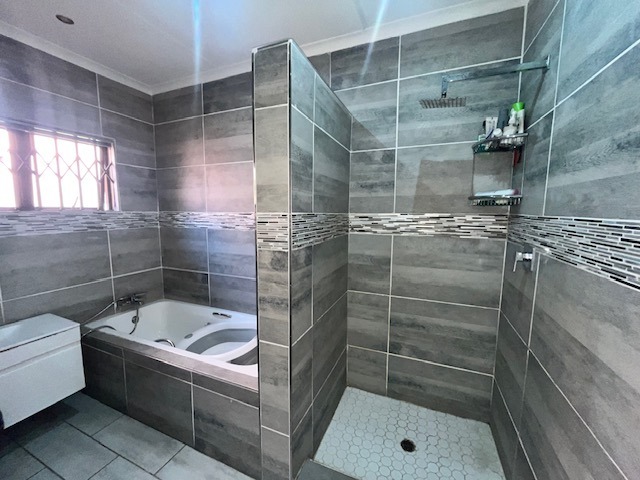 3 Bedroom Property for Sale in Ocean View KwaZulu-Natal