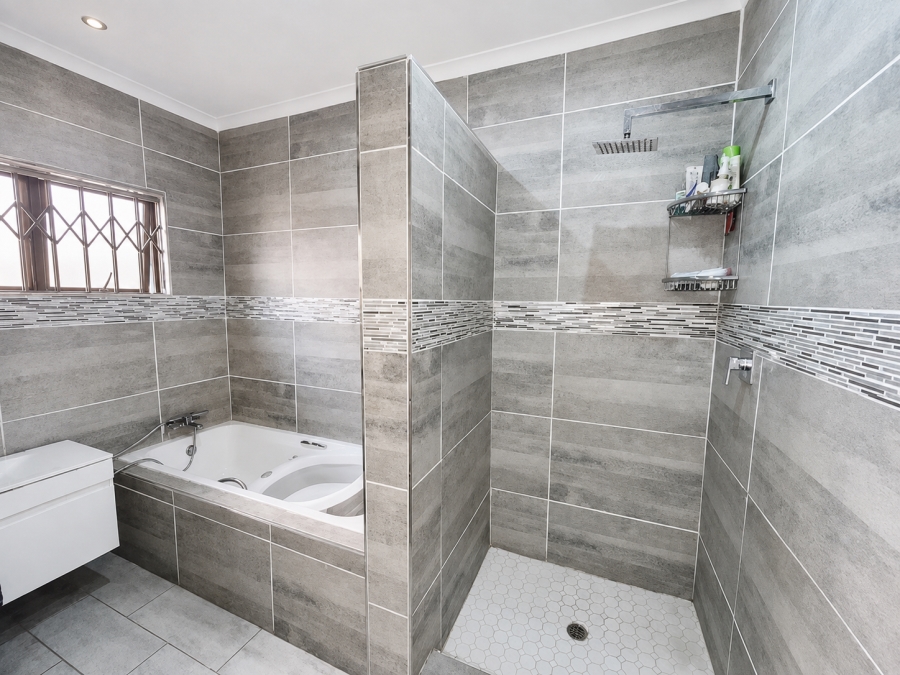 3 Bedroom Property for Sale in Ocean View KwaZulu-Natal