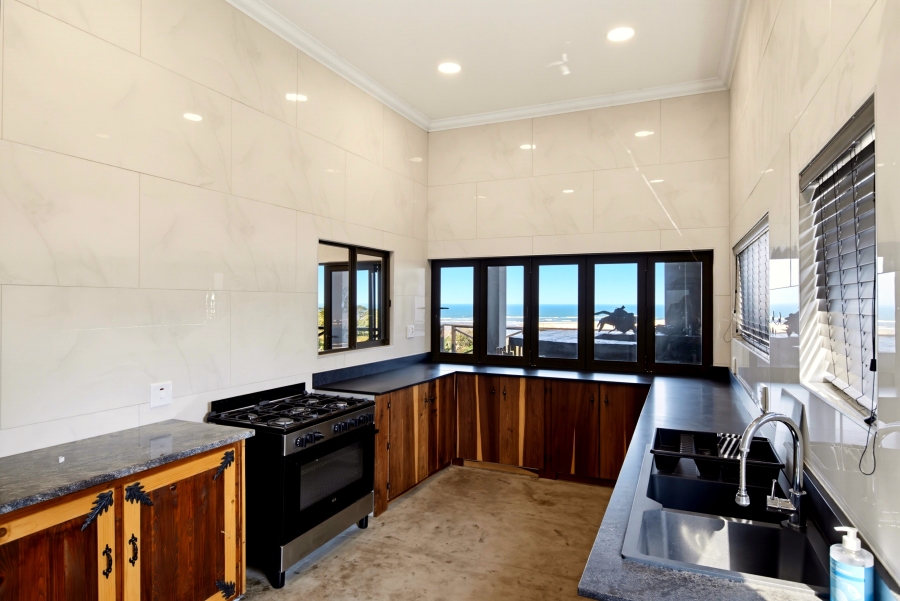 7 Bedroom Property for Sale in Zinkwazi Beach KwaZulu-Natal