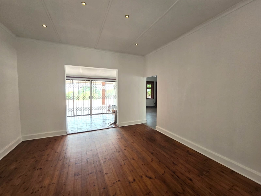 To Let 4 Bedroom Property for Rent in Athlone KwaZulu-Natal
