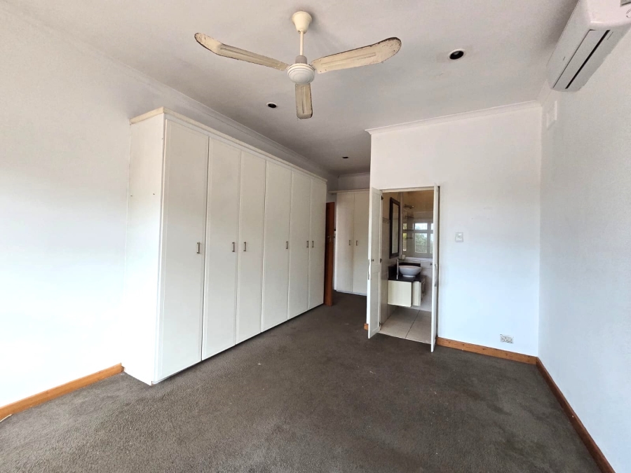 To Let 4 Bedroom Property for Rent in Athlone KwaZulu-Natal