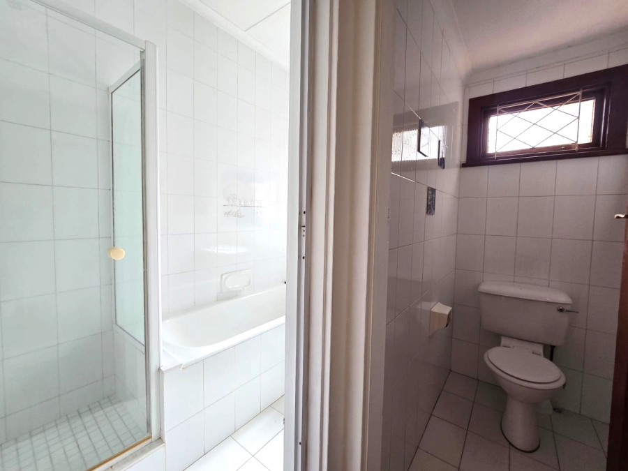To Let 4 Bedroom Property for Rent in Athlone KwaZulu-Natal