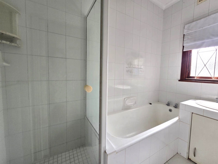 To Let 4 Bedroom Property for Rent in Athlone KwaZulu-Natal