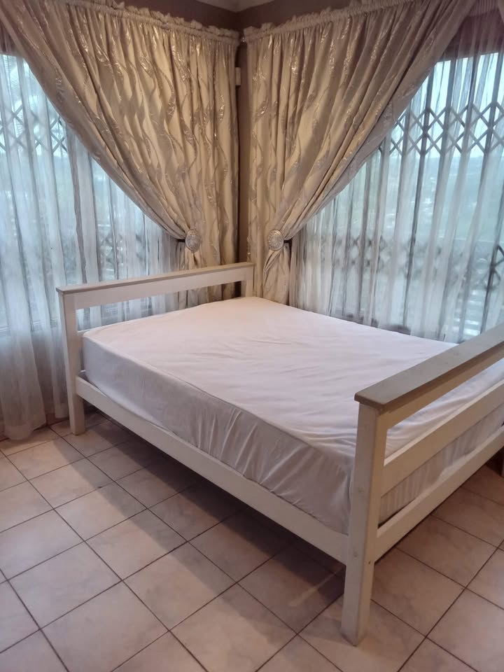 5 Bedroom Property for Sale in Reservoir Hills KwaZulu-Natal