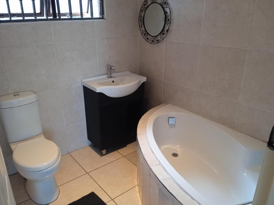 5 Bedroom Property for Sale in Reservoir Hills KwaZulu-Natal