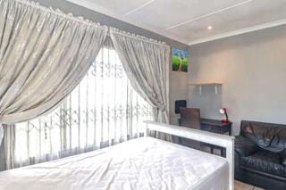 5 Bedroom Property for Sale in Reservoir Hills KwaZulu-Natal