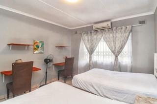 5 Bedroom Property for Sale in Reservoir Hills KwaZulu-Natal