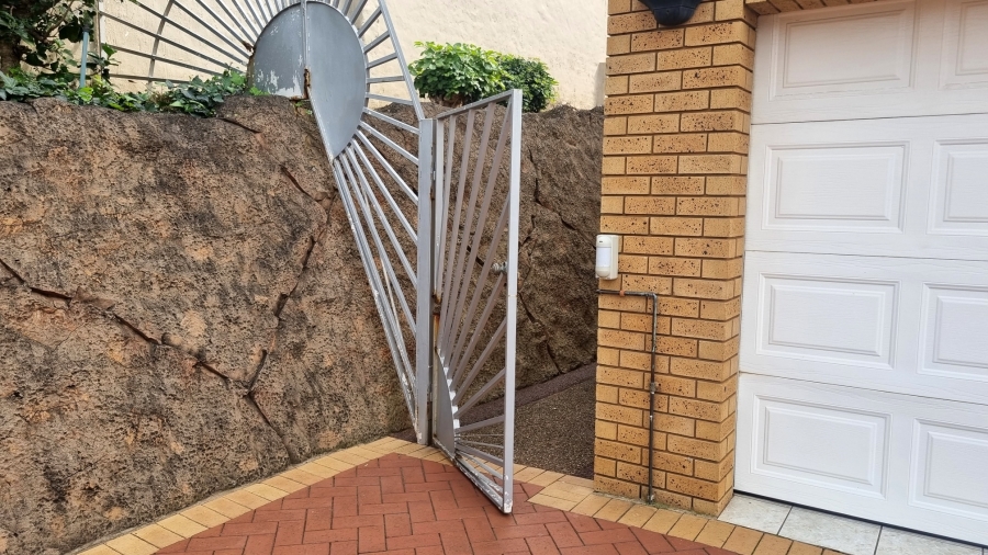 To Let 1 Bedroom Property for Rent in Umhlanga Ridge KwaZulu-Natal