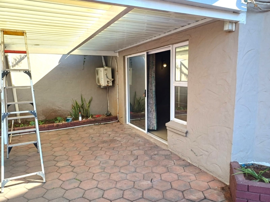 To Let 1 Bedroom Property for Rent in Ocean View KwaZulu-Natal