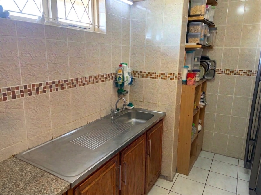 To Let 2 Bedroom Property for Rent in Pinetown KwaZulu-Natal