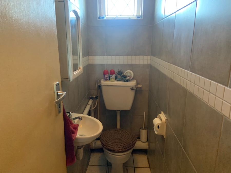 To Let 2 Bedroom Property for Rent in Pinetown KwaZulu-Natal