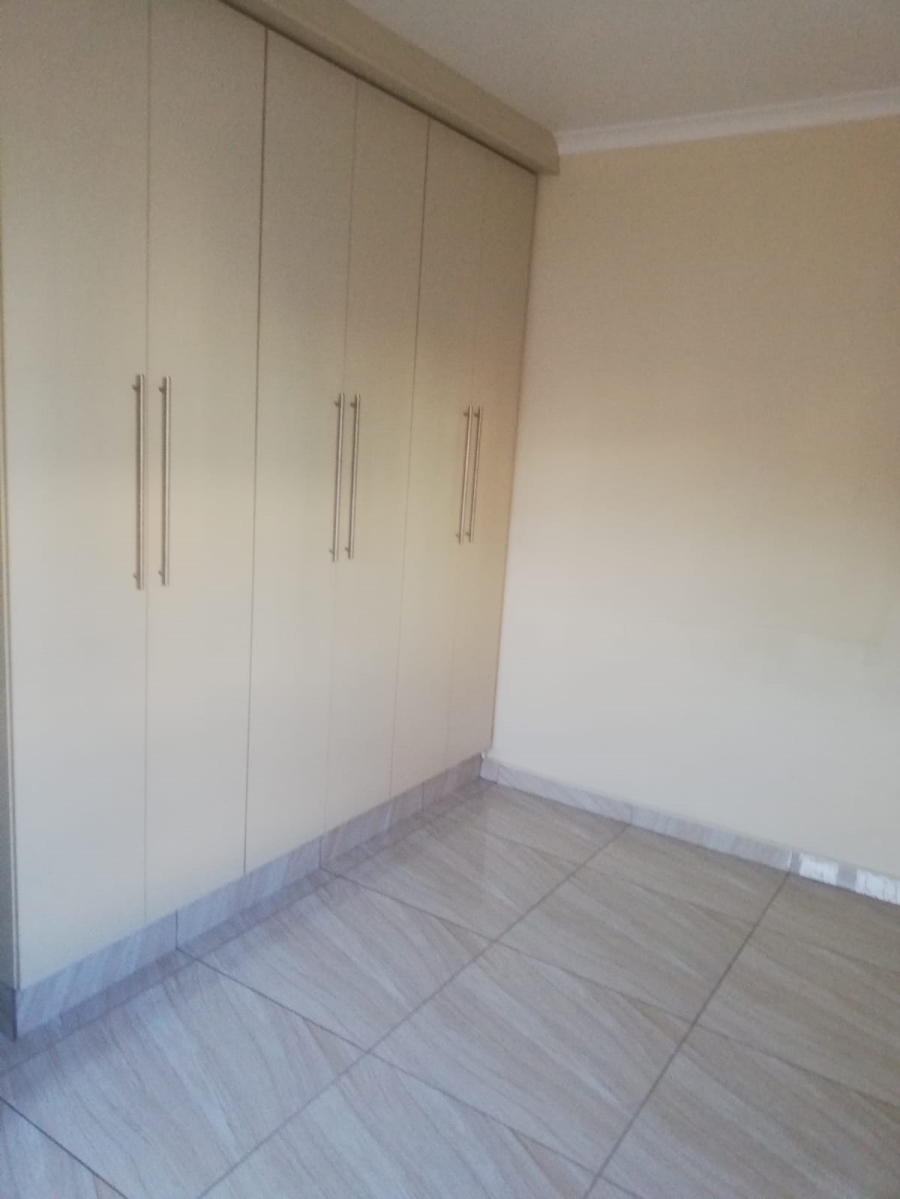 To Let 1 Bedroom Property for Rent in Malvern KwaZulu-Natal