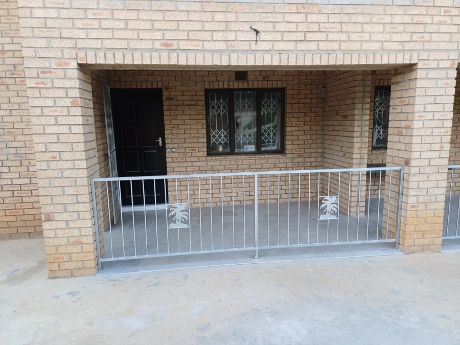 10 Bedroom Property for Sale in Lotusville KwaZulu-Natal