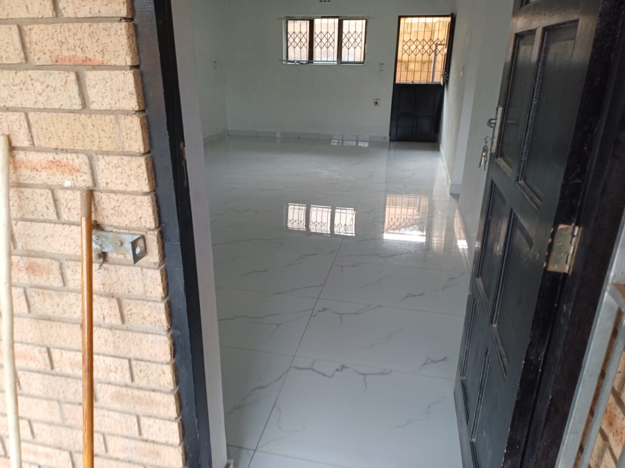10 Bedroom Property for Sale in Lotusville KwaZulu-Natal
