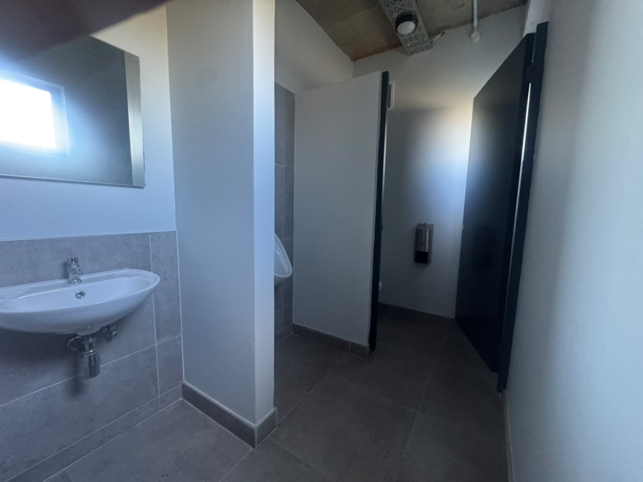 To Let Commercial Property for Rent in Glen Anil KwaZulu-Natal