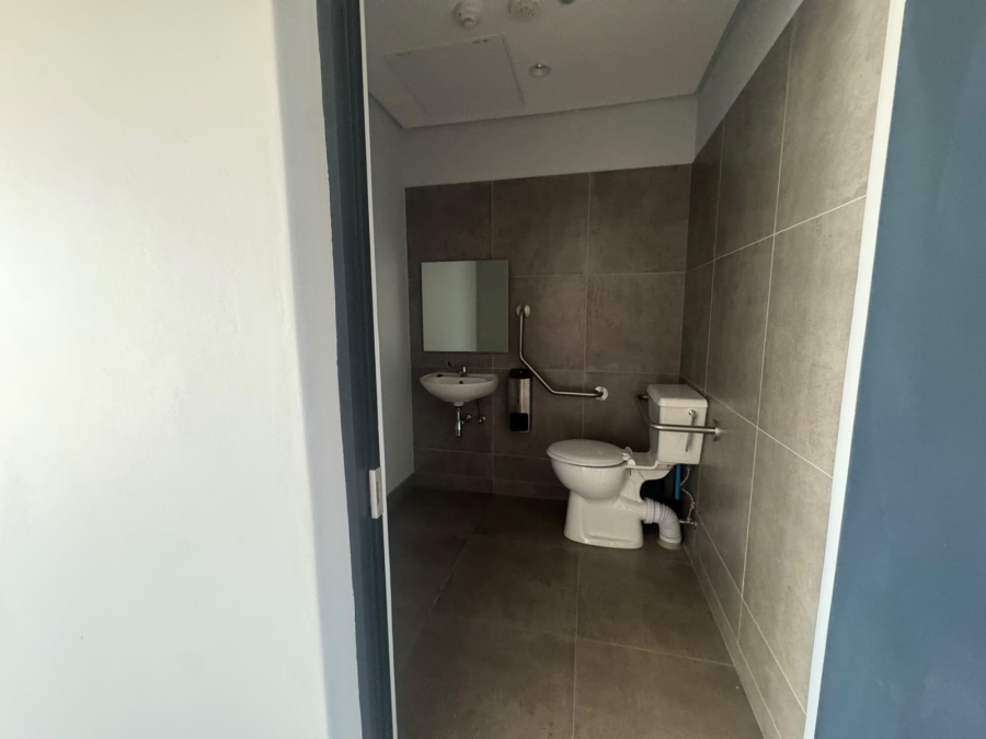 To Let Commercial Property for Rent in Glen Anil KwaZulu-Natal
