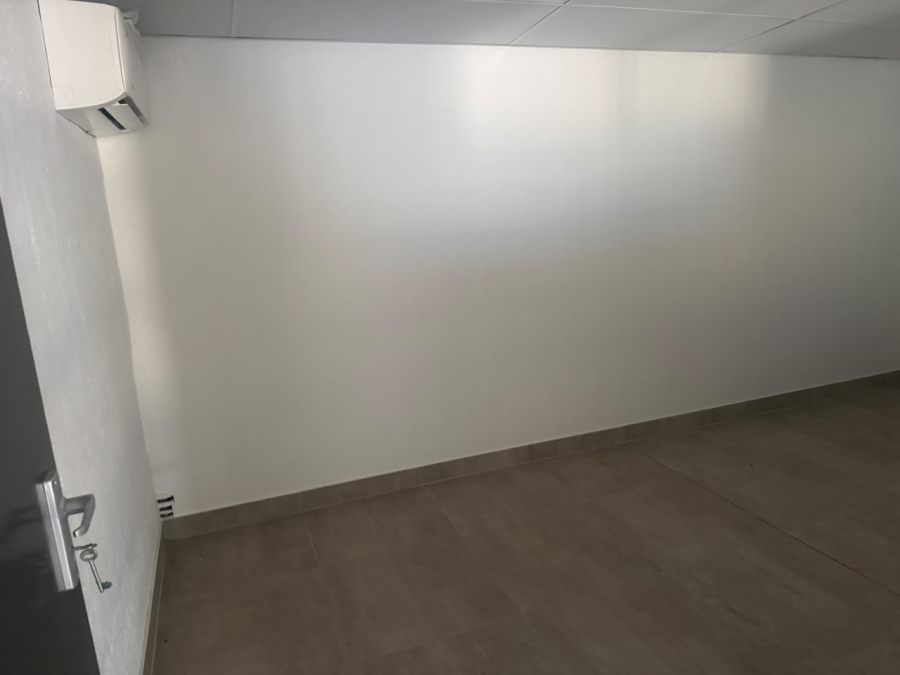 To Let Commercial Property for Rent in Glen Anil KwaZulu-Natal