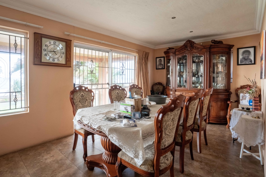 7 Bedroom Property for Sale in Park Rynie KwaZulu-Natal