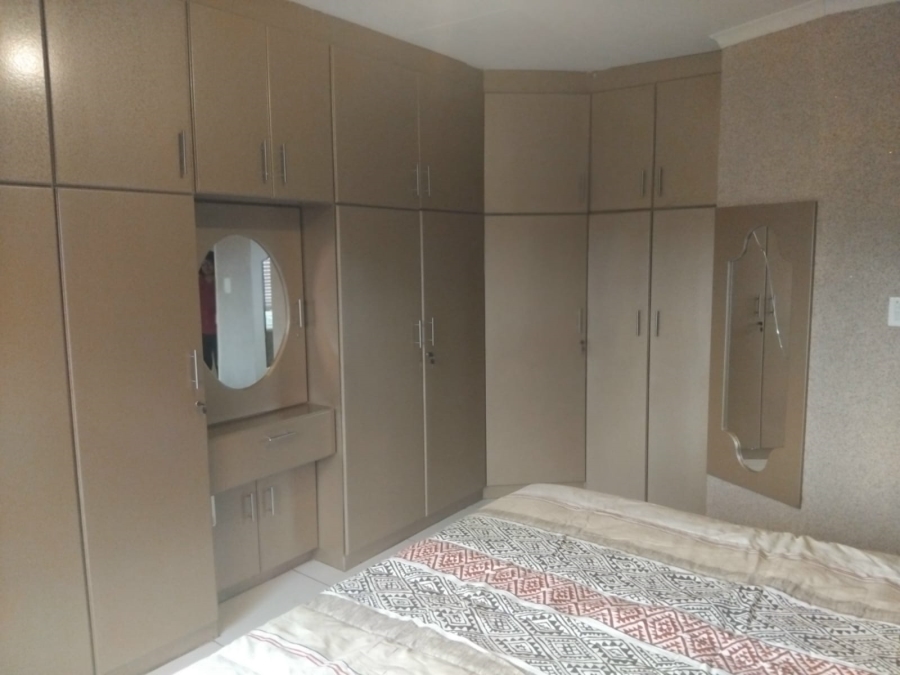 4 Bedroom Property for Sale in Lennoxton KwaZulu-Natal