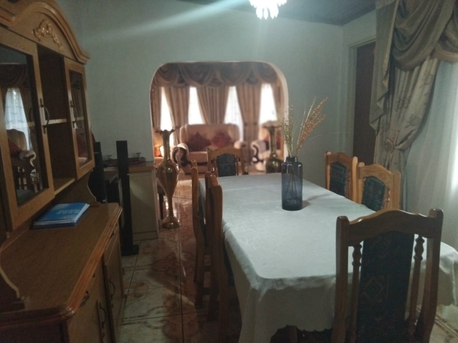 4 Bedroom Property for Sale in Lennoxton KwaZulu-Natal