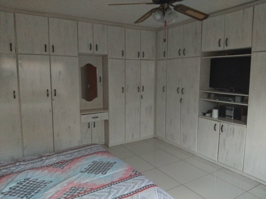 4 Bedroom Property for Sale in Lennoxton KwaZulu-Natal