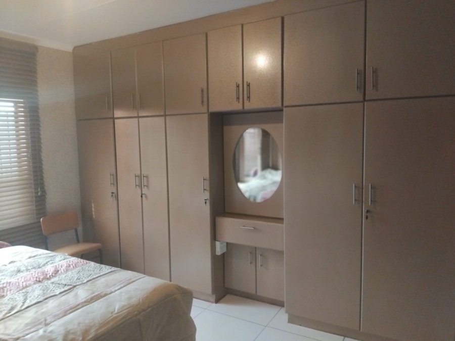 4 Bedroom Property for Sale in Lennoxton KwaZulu-Natal