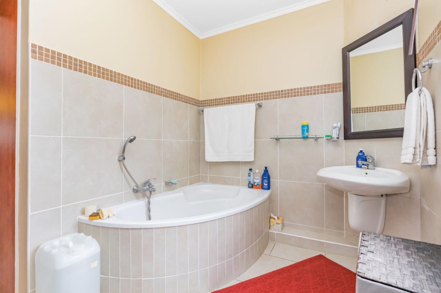 To Let 3 Bedroom Property for Rent in Westbrook KwaZulu-Natal