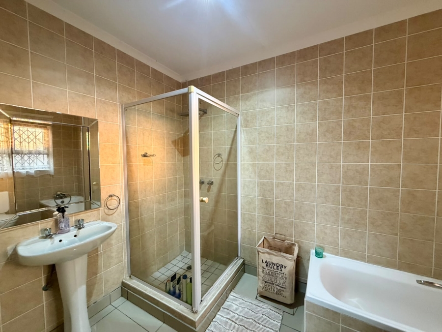4 Bedroom Property for Sale in Birdswood KwaZulu-Natal