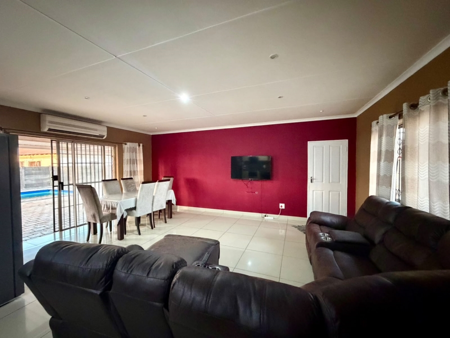 4 Bedroom Property for Sale in Birdswood KwaZulu-Natal