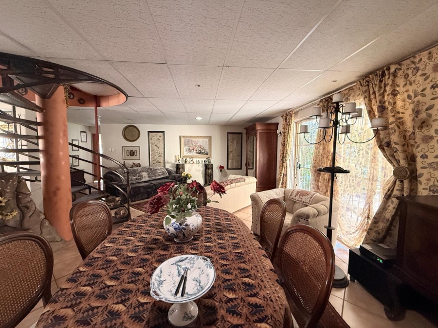 3 Bedroom Property for Sale in Signal Hill KwaZulu-Natal