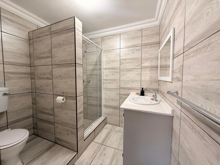 5 Bedroom Property for Sale in Huttenheights KwaZulu-Natal