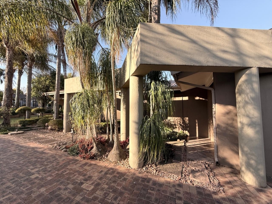 5 Bedroom Property for Sale in Huttenheights KwaZulu-Natal