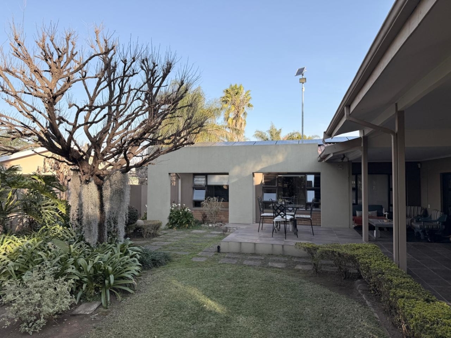 5 Bedroom Property for Sale in Huttenheights KwaZulu-Natal